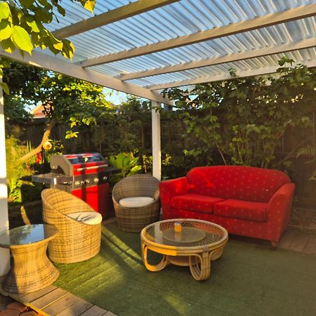 Delightful 1 Bedroom Tiny House, Unique And Memorable Westport Bagian luar foto