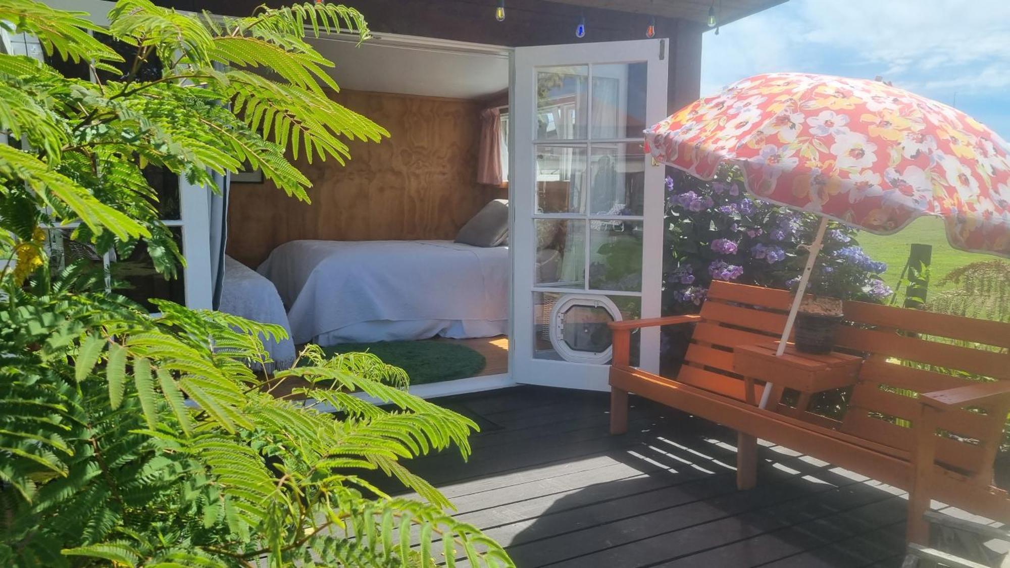 Delightful 1 Bedroom Tiny House, Unique And Memorable Westport Bagian luar foto